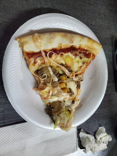 Luis Pizza Palace photo 4